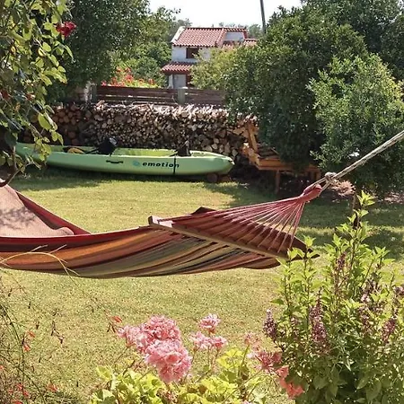 Relaxing Vila At Village Holiday home Avramio